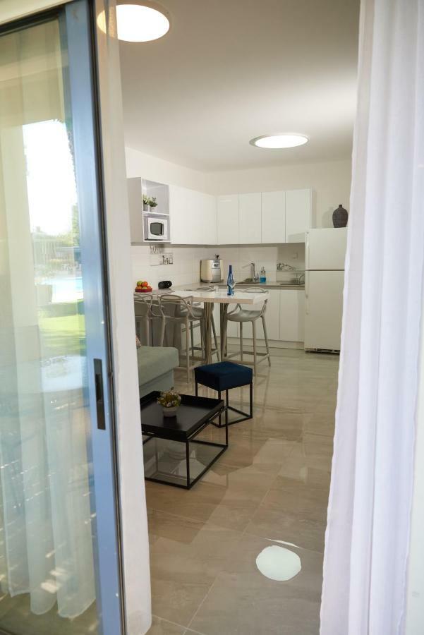 דירת גן פונה לבריכה - Pool Garden View Eilat Apartment Exterior foto